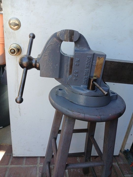 ROCK ISLAND 574 4-1/2 " JAWS