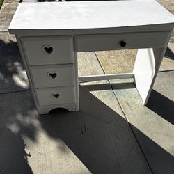 White Vanity Desk With Mirror