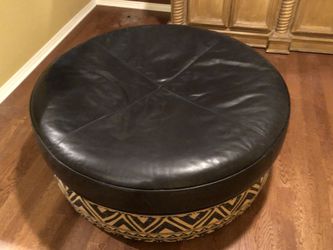 Round Leather Too Ottoman, Nice Leather