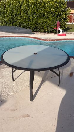 Table metal and glass Mesa