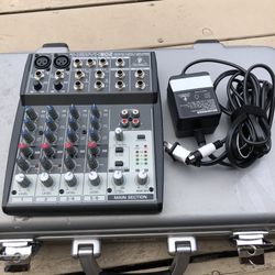 Behringer XENYX802  6 Channel Mixer With Case