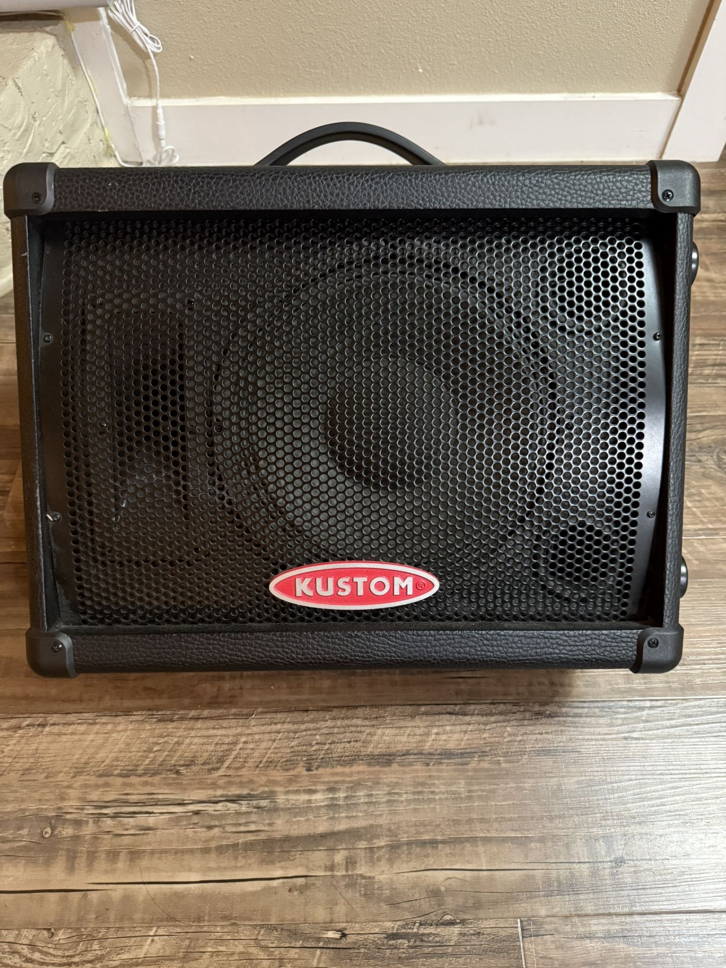 Kustom KPM10 Powered Monitor – Compact Power, Crystal-Clear Sound