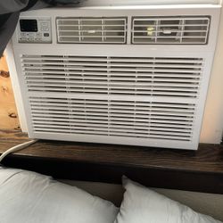 Window Unit 24,000 Btu 230 Volt Unit