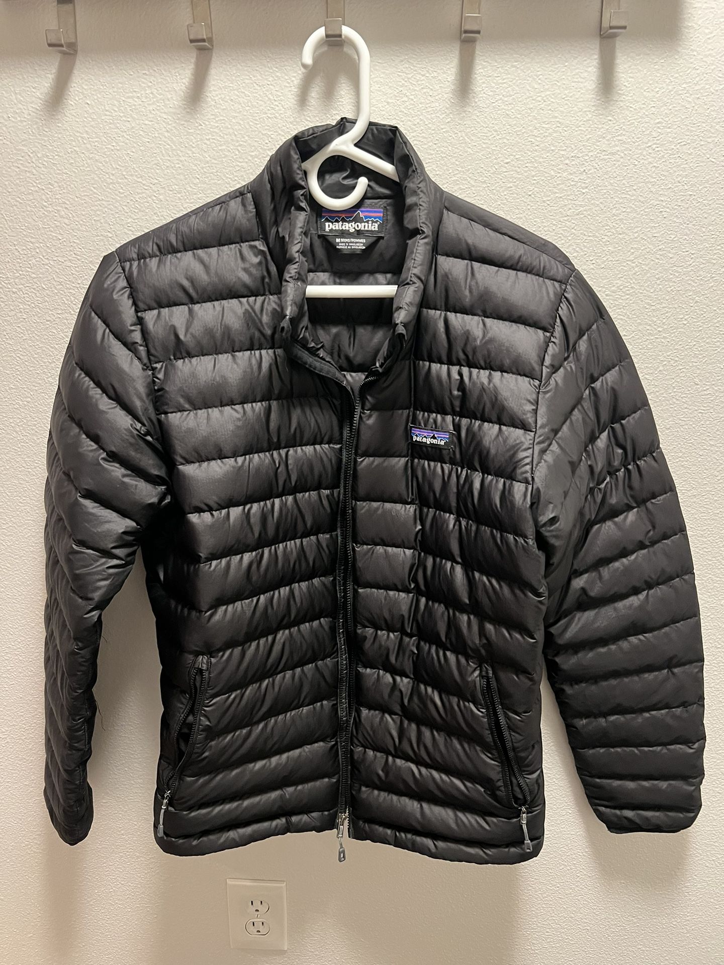 Patagonia Men’s Down Sweater Jacket In Black