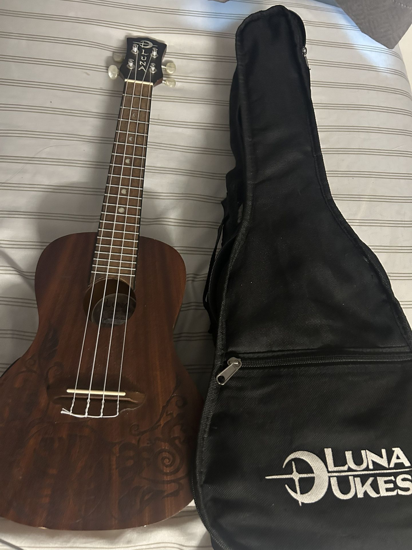 Luna Maluhia Peace Soprano Ukulele 