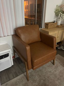 Accent chair