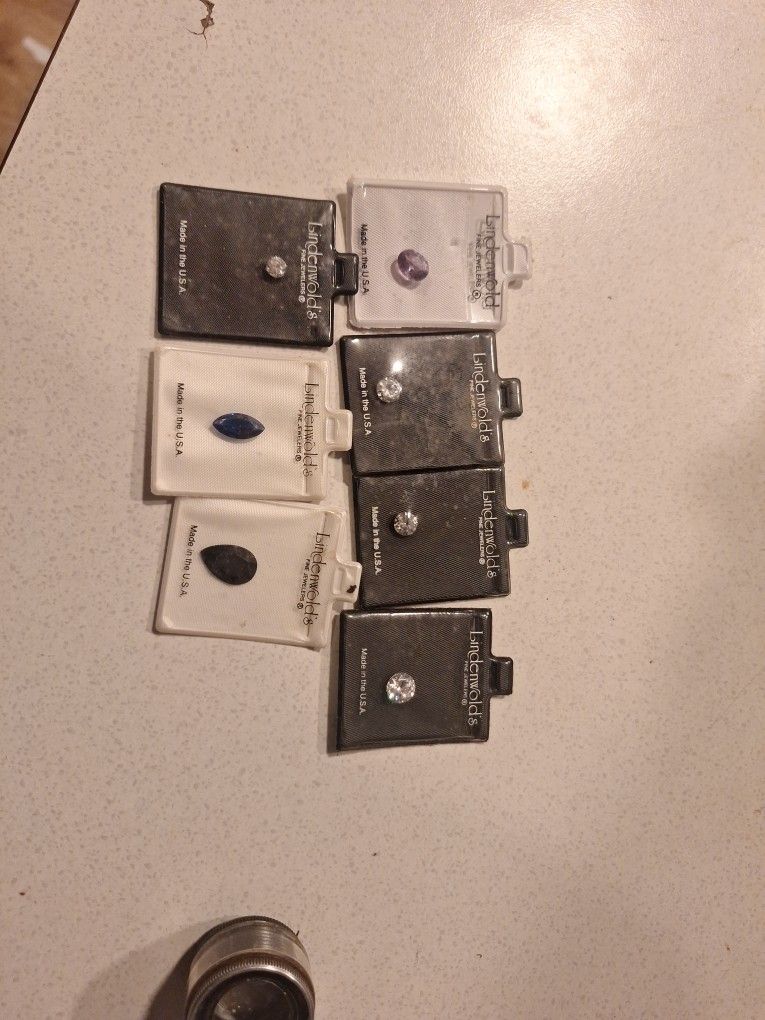 Lindenwolds Vintage Loose Stones