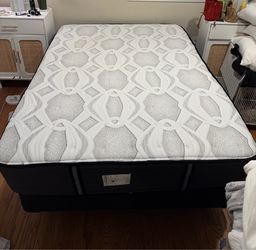 Sealy Full Mattress - gently used, well taken care of