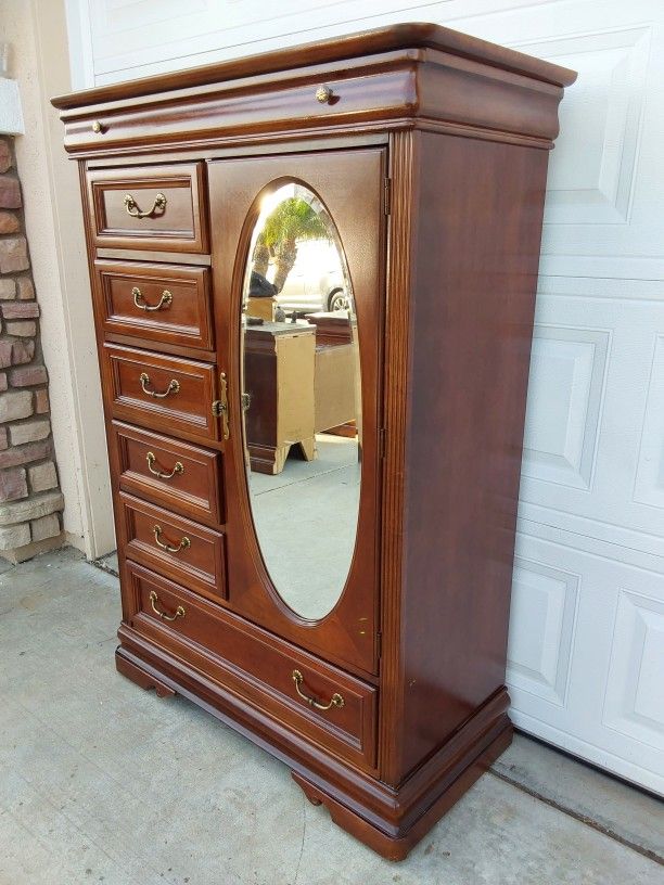 Dresser