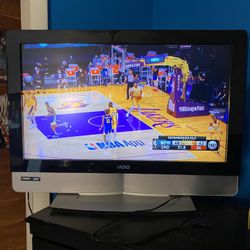 Vizio 32” flatscreen Tv