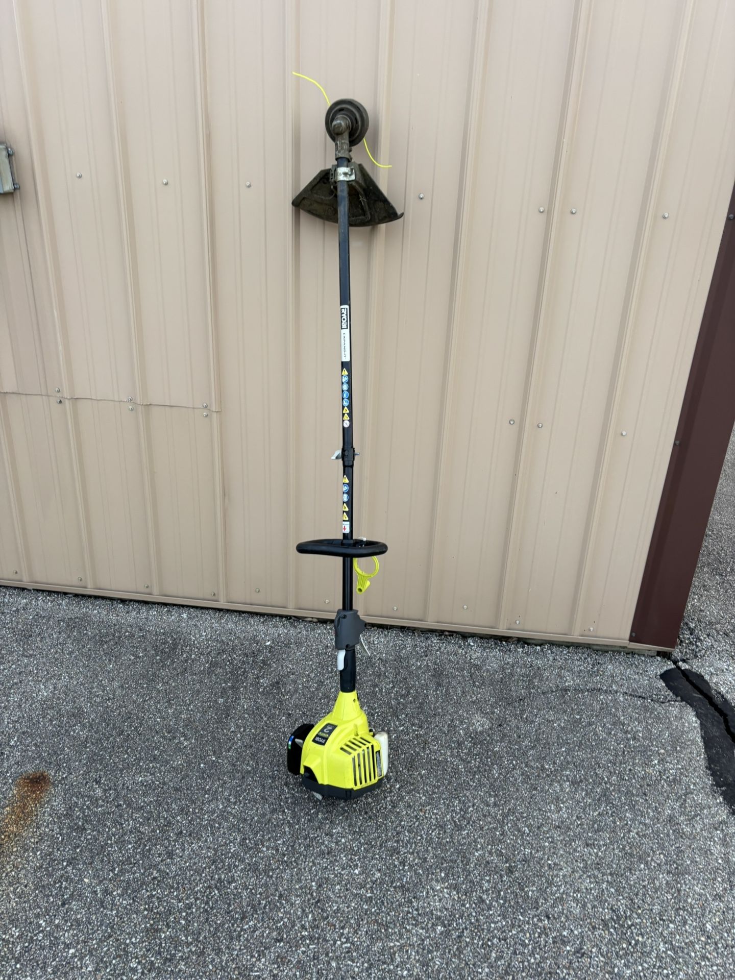 Yard Weed Eater (No Shipping)