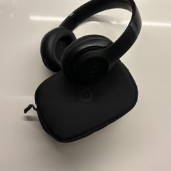 Beats Studio Pro - Like New 