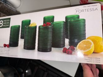 New 8 drinking glasses. See description