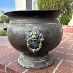 Vintage Brass Lion Head Jardiniere Planter with Pedestal Base Planter Pot Patina 9x10”  Urn Vase 
