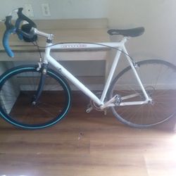 Carbon Fiber 27.5 Inch Cannondale Road Bike