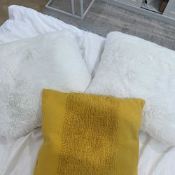 Pillow Decors 