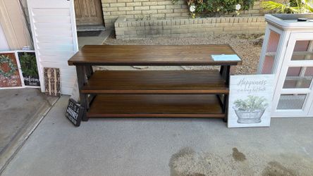 Tv stand