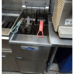 Pitco 40lb Gas FryerWe Deliver w/ Installation SAVE MONEY CHECK OUR RATES FIRST!