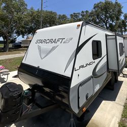 2018 StarCraft Launch Outfitter