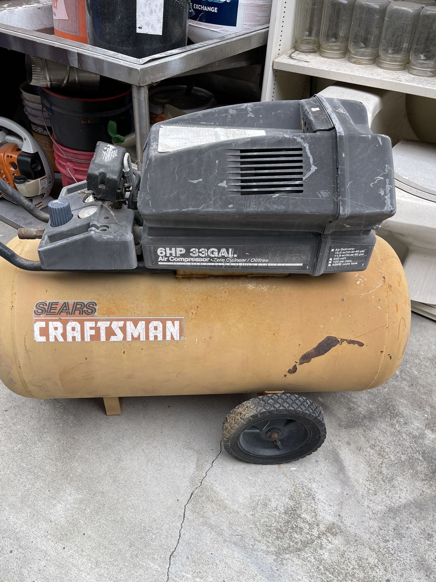 AIR COMPRESSOR