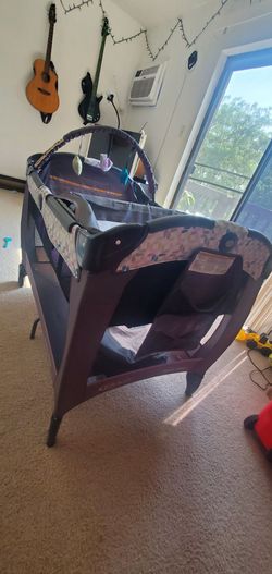 Graco Pack ’n Play Portable Playard with Bassinet & Toys