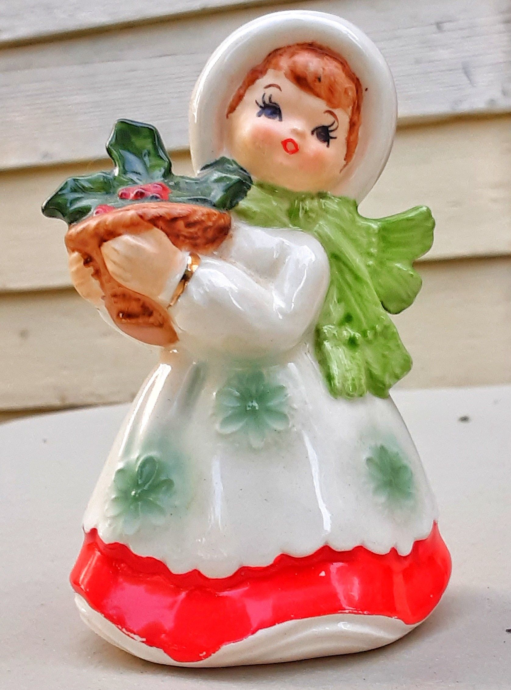 Lefton christmas girl xmas girl figurine w basket of holly MINT CONDITION #7698