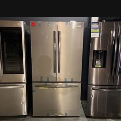 New Frigidaire Gallery Bottom Freezer Refrigerator‼️‼️