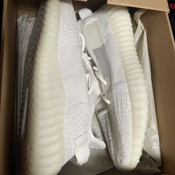 9.5M Yeezy 350