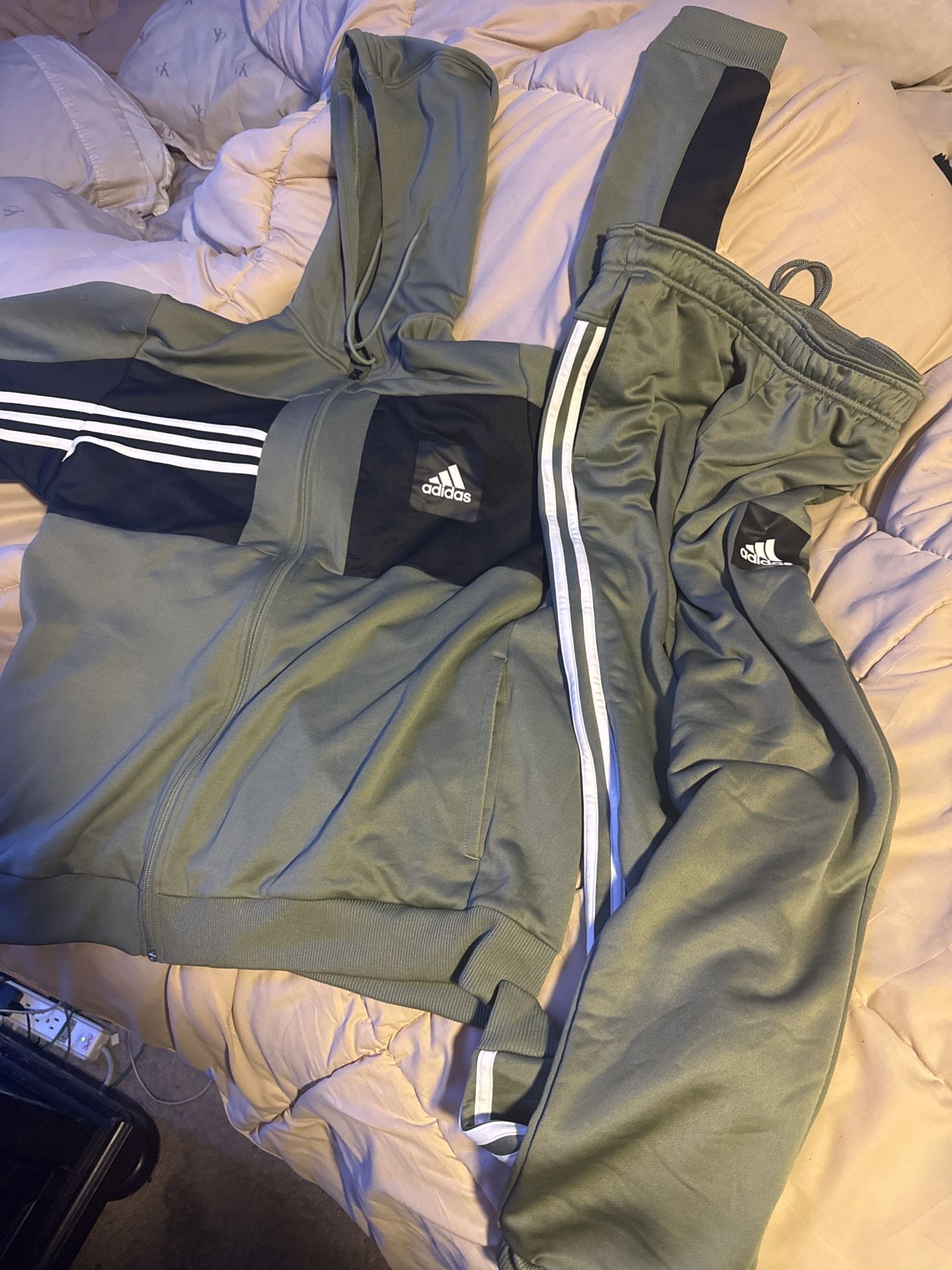 Adidas Men’s Tracksuit Set (Size L)