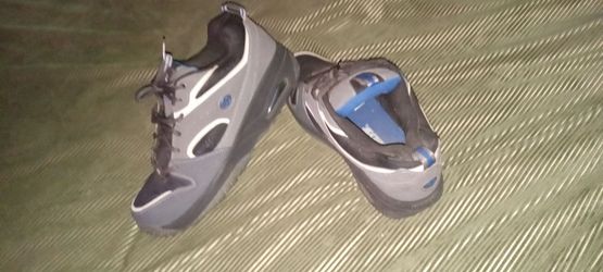 Clean Size 12 original heelys low-cut Rolling sneaker