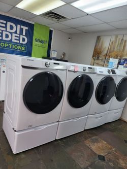 SAMSUNG SET STEAM WASHER AND GAS DRYER