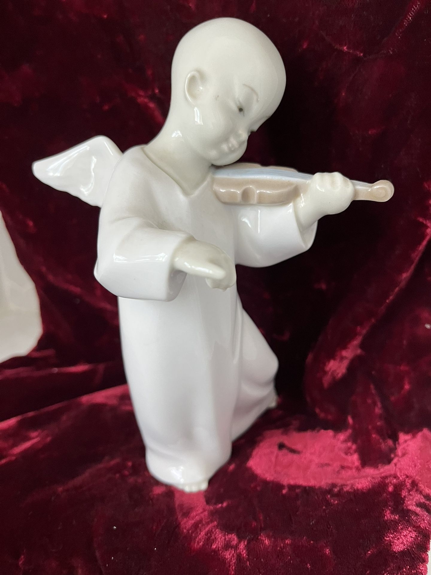 Lladro-Chinese Angel (retail $150; retired 2004)