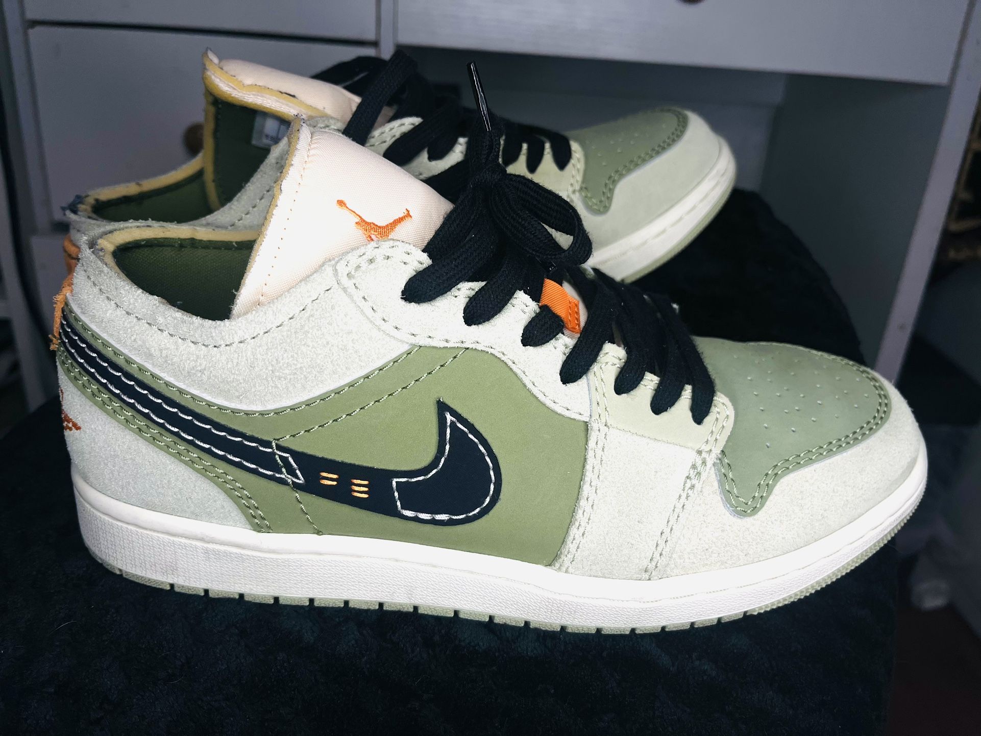 Jordan 1 Low SE
