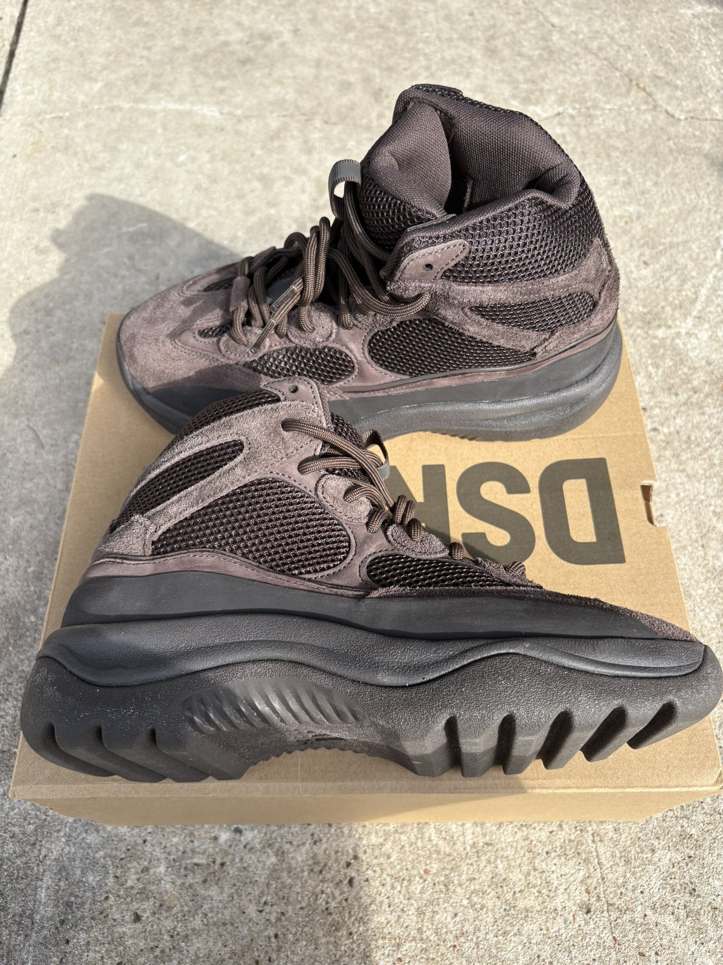 SIZE 9.5 ADIDAS YEEZY DESERT BOOT OIL