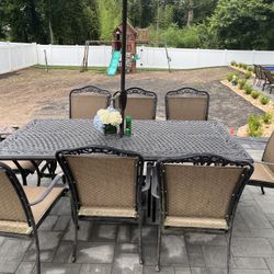 Solid, Metal table and chairs