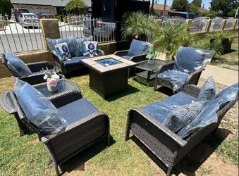 Patio furniture set outdoor new in the box
