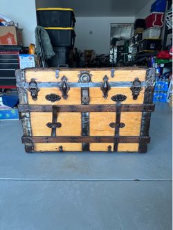 Vintage Steamtrunk Chest