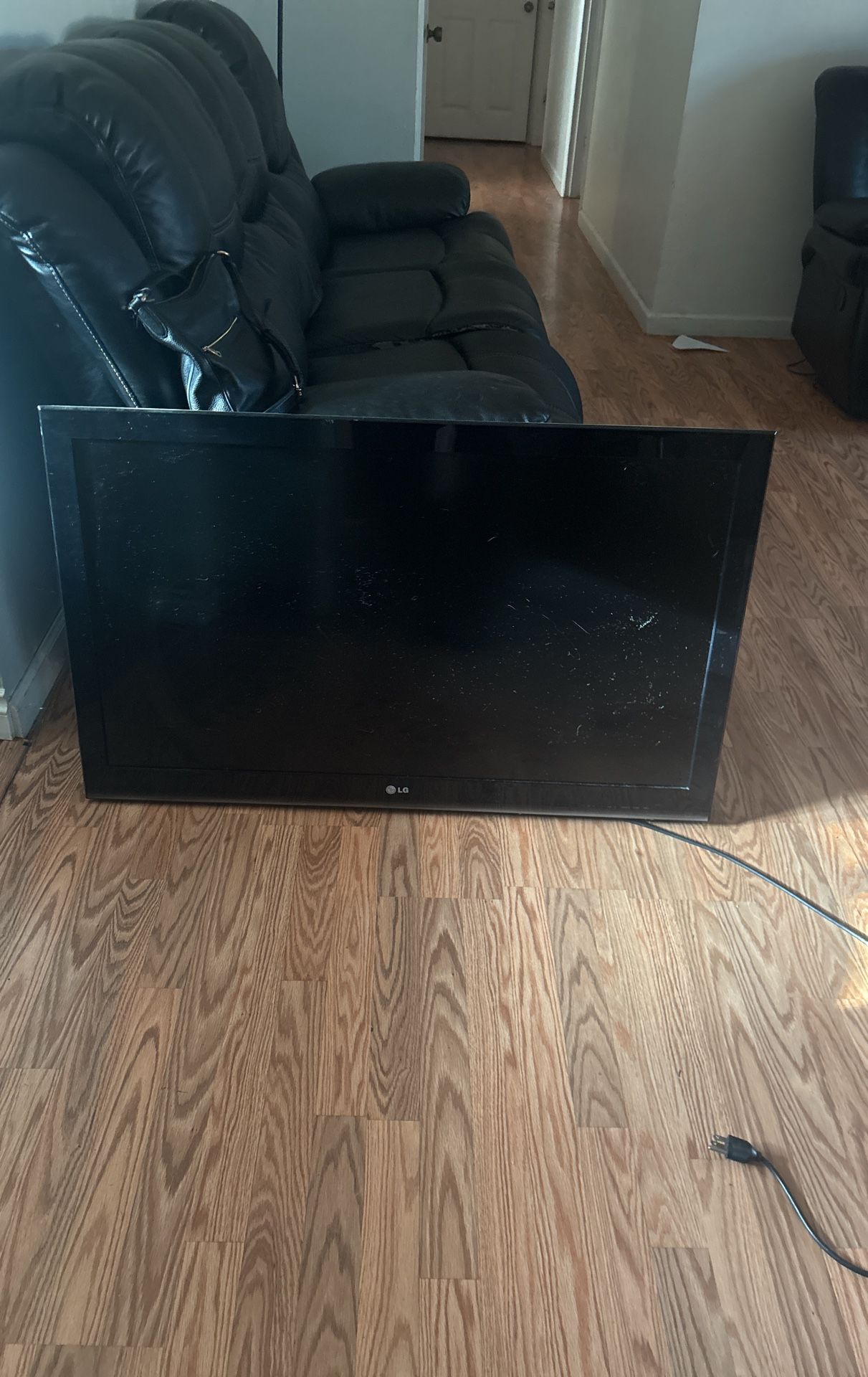 42 Inch LG TV OBO
