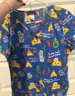scrub top - size M