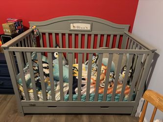 3n1 Crib w/ Changing Table w/ New Mattress & Changing Mattress Cover