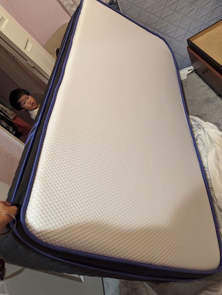 XL/ Twin Mattress Like New