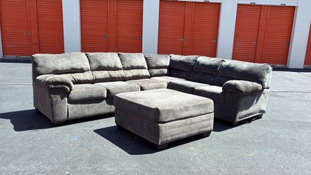Gray Fabric Sectional Sofa with Ottoman(needs cleaning)
