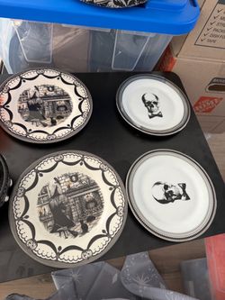 Halloween skull plates bowls set
