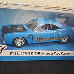 Jada Wile E Coyote & 1970 Plymouth Road Runner 1:24 Diecast, Looney Tunes 2021 Version