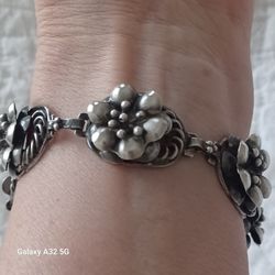 Vintage HOBE Sterling Silver  FLOWERS Ornate Links Bracelet- 7.25 In.