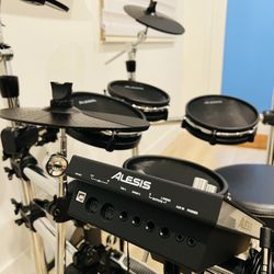 E-Drums Alesis Command Mesh