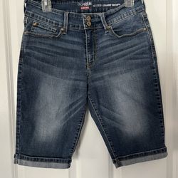 Women’s Levi’s Short 