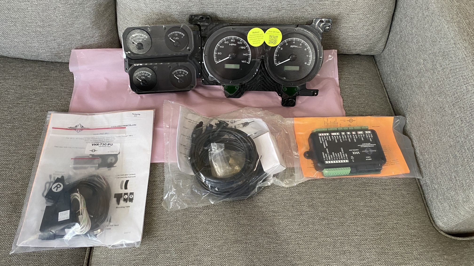 Square body Chevy GM Dakota Digital dash brand new