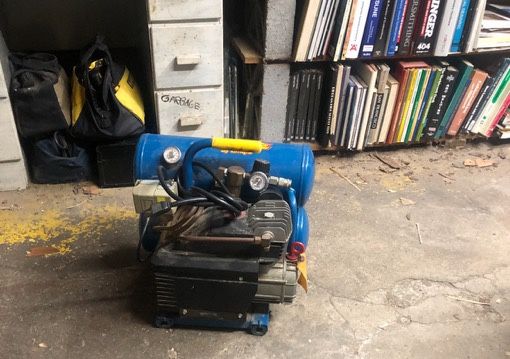 Airmate 2 Gallon Air Compressor (very Good Condition)
