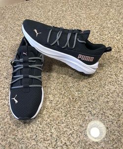 Puma Women’s shoes size 10 no box